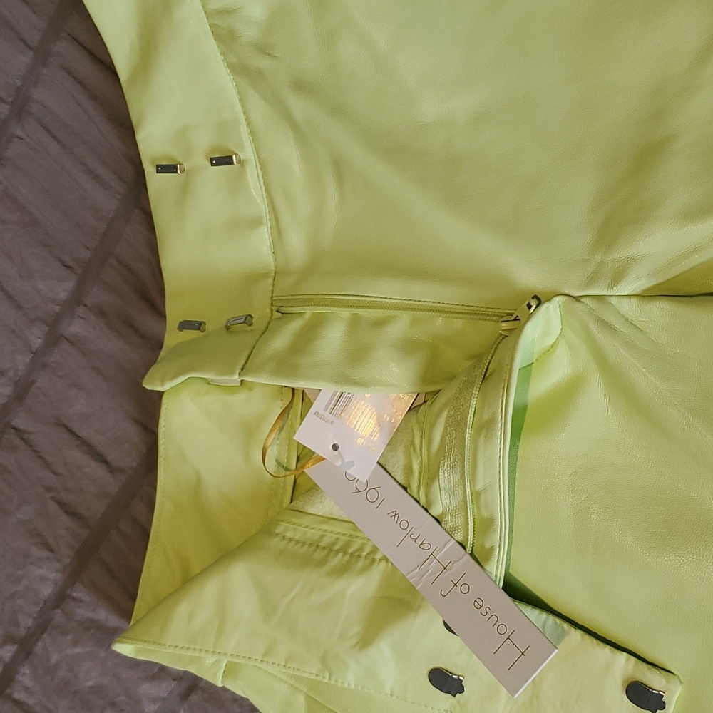 House of Harlow 1960 Lime Green Crop Top and Shorts Set - Picture 5 of 9